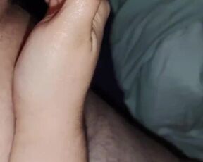 I make him cum with my hot nails that shine from the oil. If I hadn't tickled his balls, he wouldn't