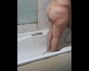 Step mom record herself while her pussy is eaten in the bathroom by step son