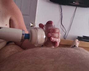 Ma femme me masturbe avec un vibromasseur