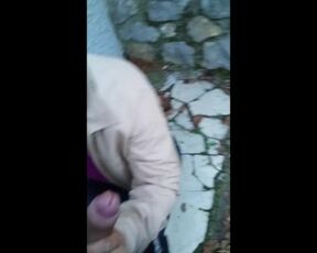 AMATEUR OUTDOOR BLOWJOB ON THE STREET