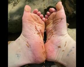 ASMR my feet by the stream